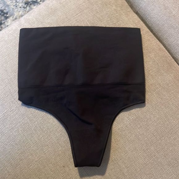 New Skims Core Control Thong - Picture 4 of 5